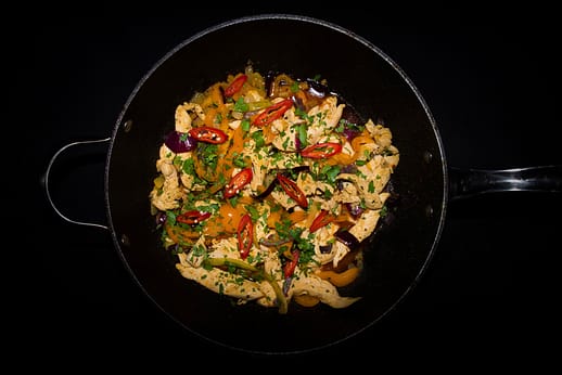 Stir-fry chicken and peppers 